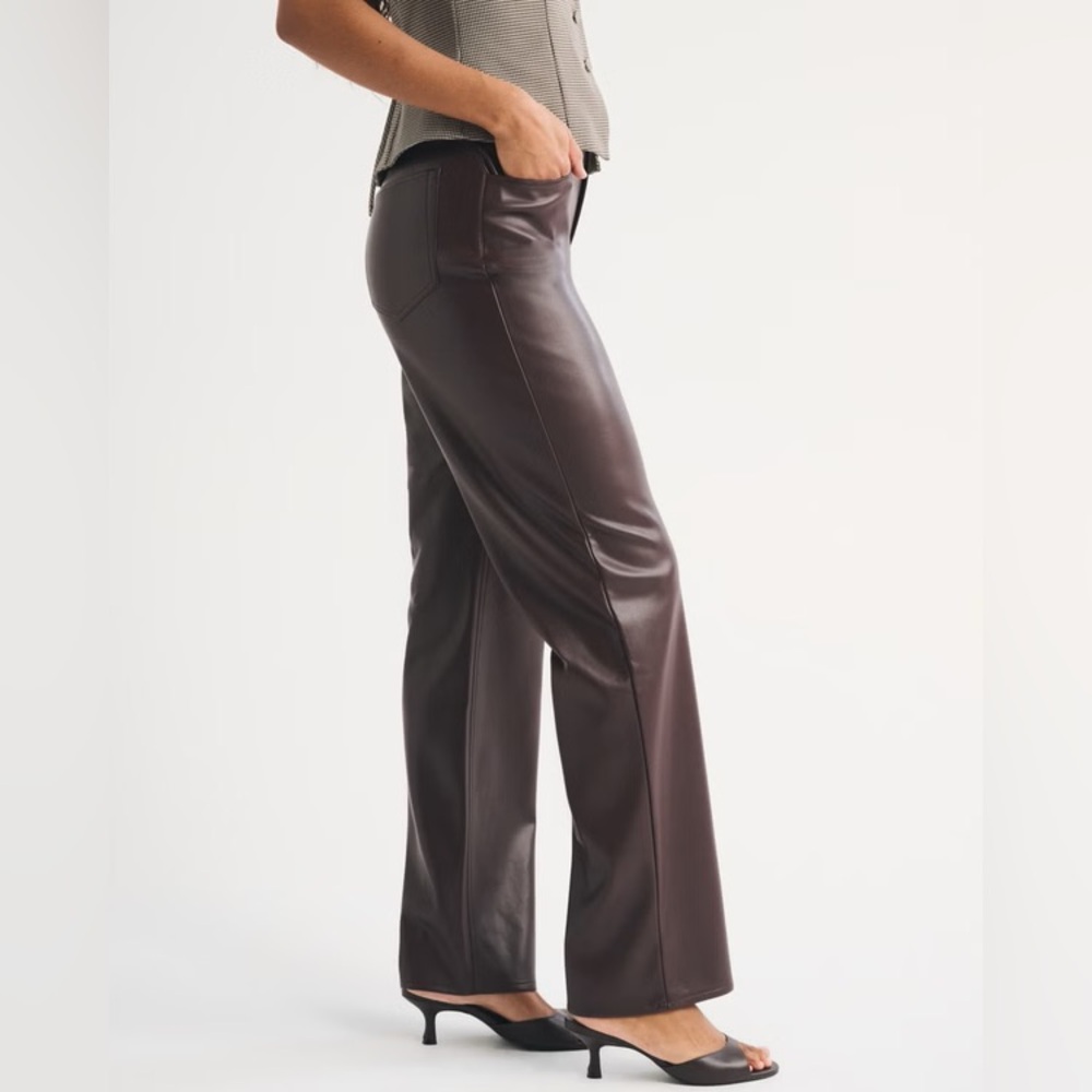 ABERCROMBIE & FITCH CURVE LOVE HIGH RISE 90S RELAXED VEGAN LEATHER PANT - Picture 7 of 12